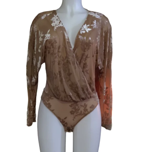 Size Small Dynamite long sleeve v-neck bodysuit - Picture 12 of 16